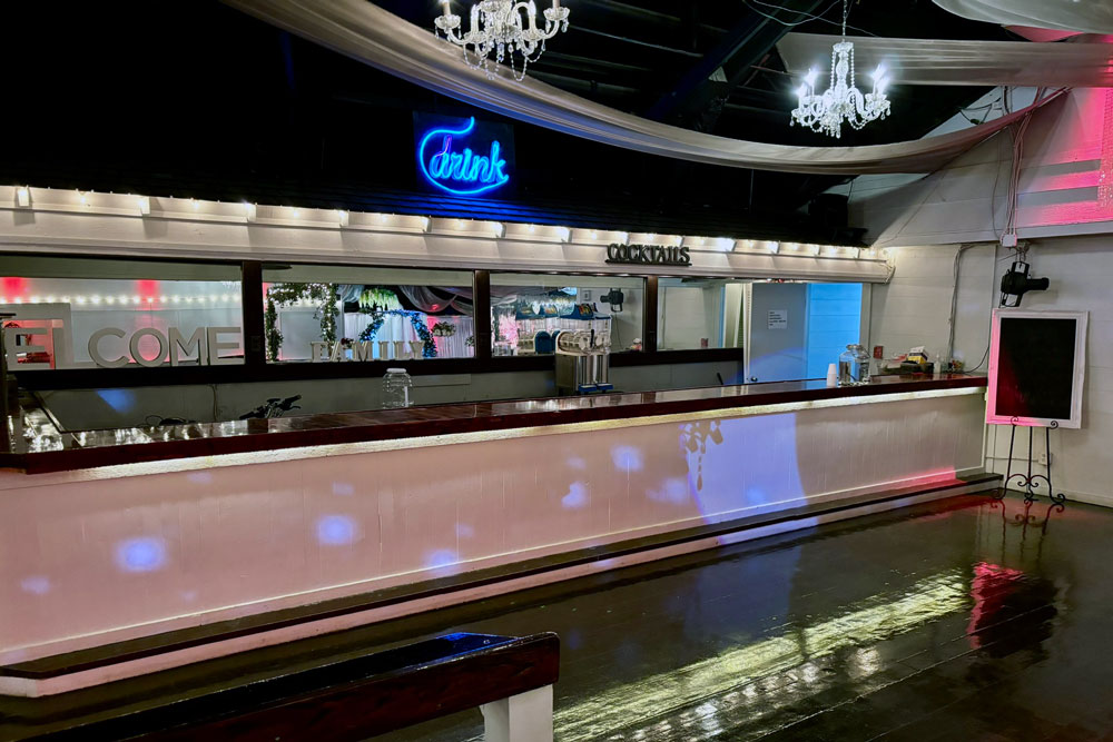 A reception ready 30 foot bar