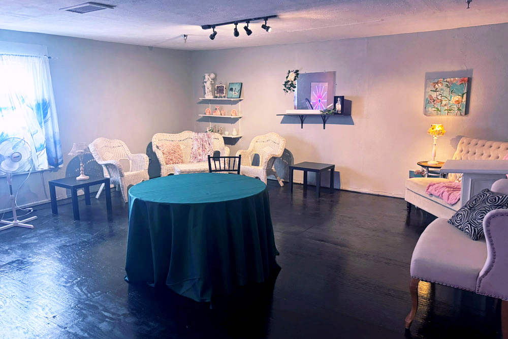 Wedding venue bridal suite with comfortable seating for the bride and bridal party